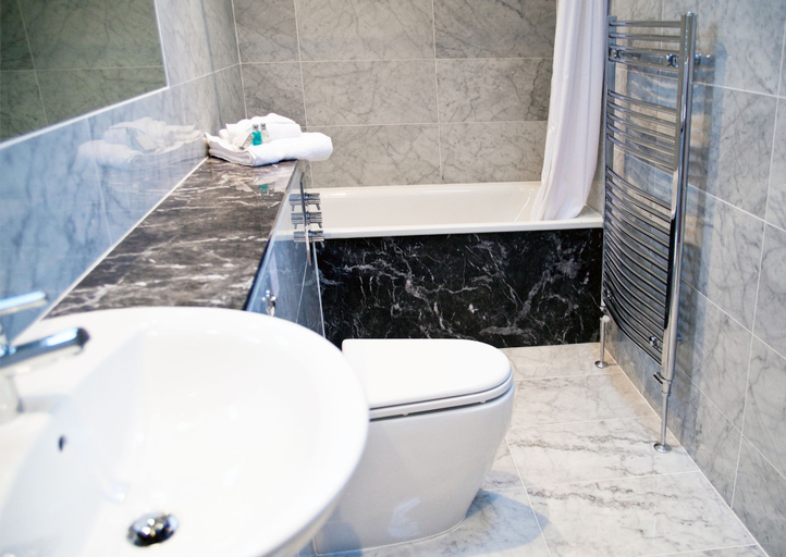 Bathroom 5, Beechfield House Hotel, Wiltshire
