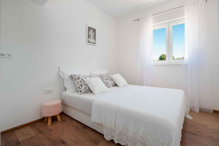 Room 5, Beautiful 2-bedrooms Apartment in Rogoznica, Rogoznica