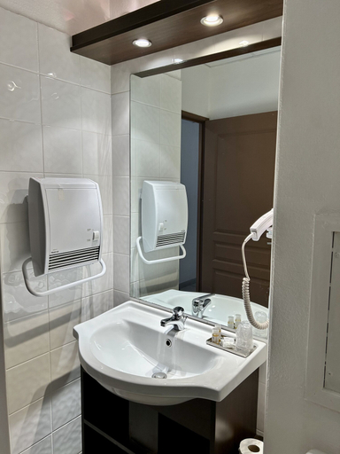 Bathroom 3, Hôtel Restaurant Les Jasses de Camargue, Gard