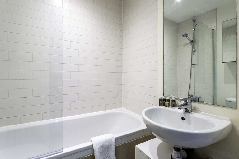 Bathroom 3, Bright Marylebone Apartment, London