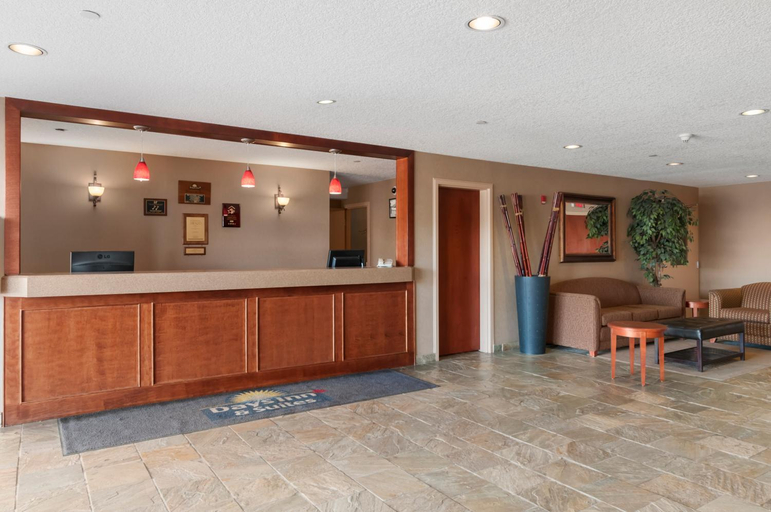 Public Area 2, Days Inn & Suites by Wyndham Cochrane, Division No. 6