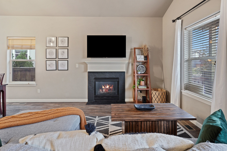 Living area 5, Beaumont 3 Bedroom Home by RedAwning, Deschutes