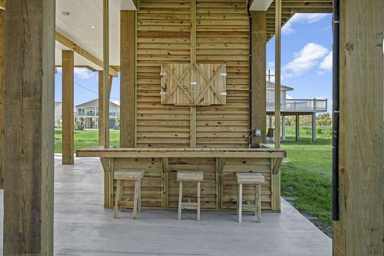 Outdoor dining, The Big Shore 4 Bedroom Home by RedAwning, Galveston