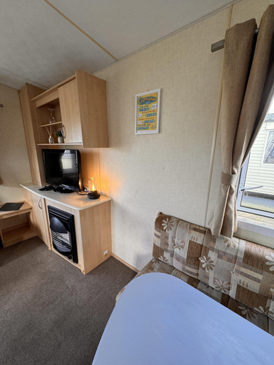 Bedroom 2, 3 Bed Caravan - Sleeps 8 - Pet Friendly, Parking, Conwy
