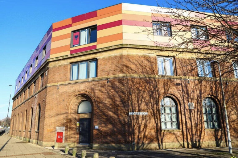 Exterior & Views, Modern 2 Bed Apartment in Salford, Manchester