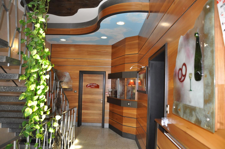 Public Area, Hotel-Restaurant A La Couronne, Bas-Rhin