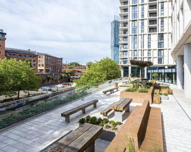 Others 4, Top Floor 3-bed Penthouse in Manchester, Manchester