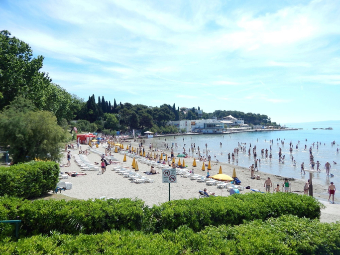 Others 5, Studio With Shared Garden, 3 min Walk to the Beach, Split