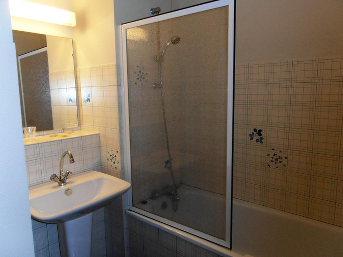 Bathroom 3, Auberge d'Andaines, Orne