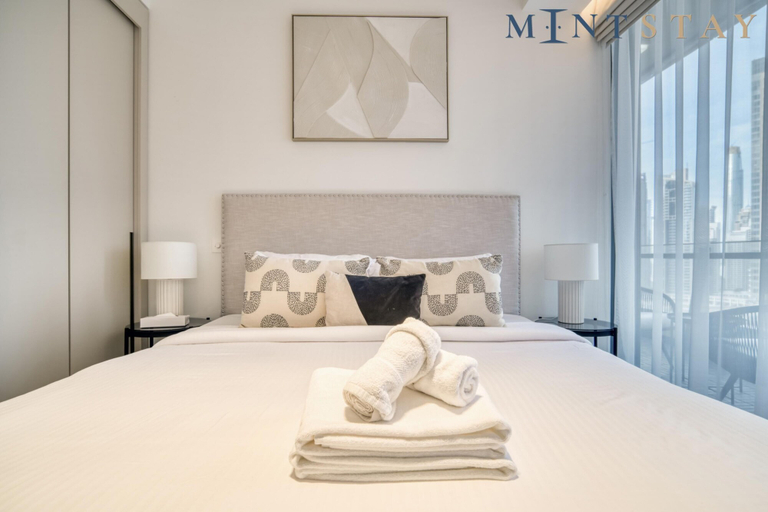 Room 3, Exclusive 2BR Apt With Superb Balcony Marina Views, Dubai