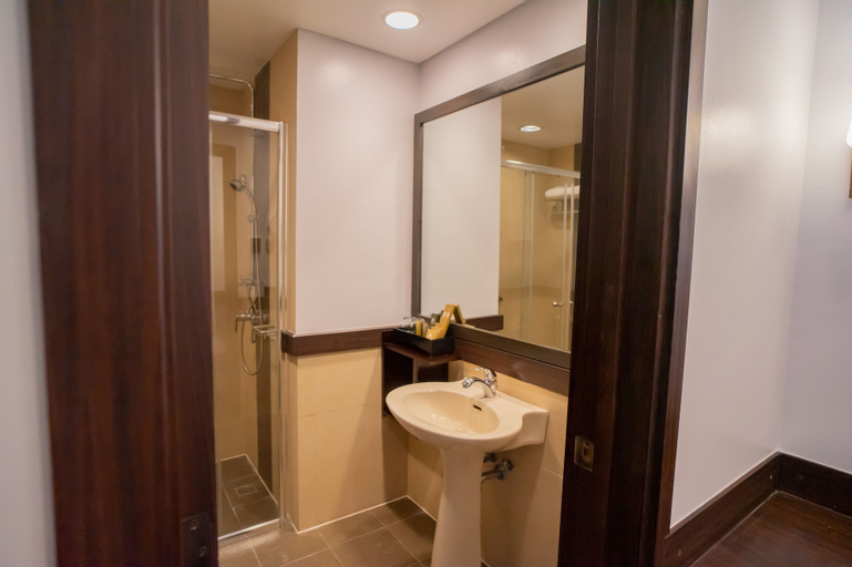 Bathroom 11