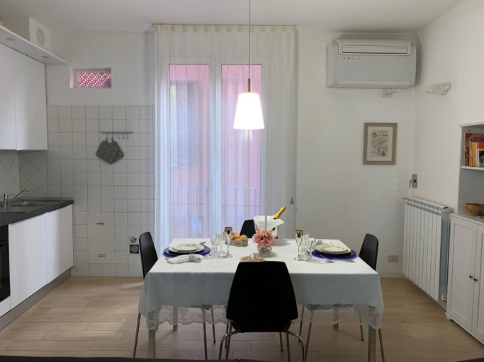 Others 2, Temporary House vicolo Colombina, Bologna