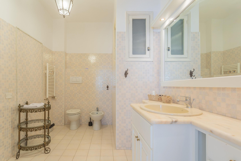 Room 2, Silver Apartment by Wonderful Italy, Bari