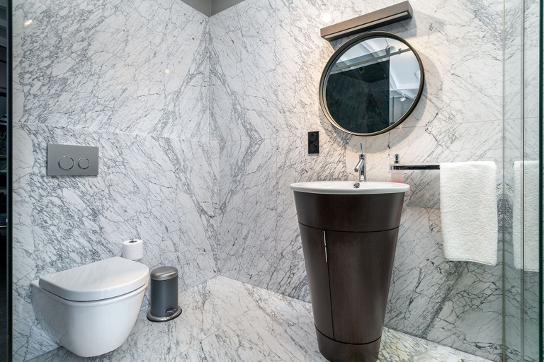 Bathroom 4, RA Apartments, Beyoğlu
