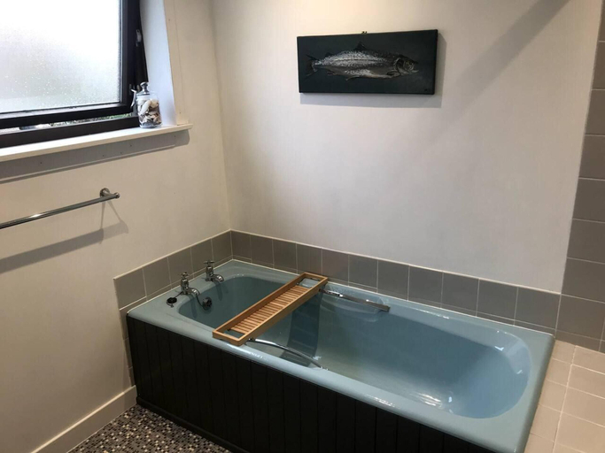 Bathroom 4, Midcentury 3-bed House in Gairloch, Highland