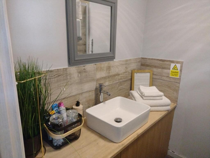 Bathroom 2, The Crown Inn - By Blunt Bars, Bath and North East Somerset
