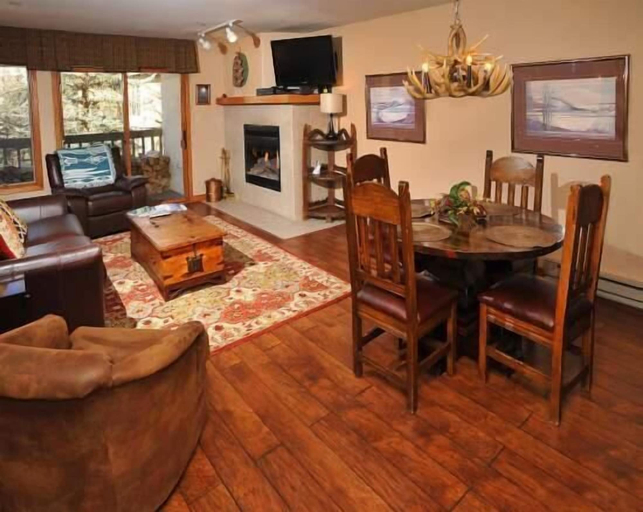 In-room dining, Townsend Place Condo with Ski-In Ski-Out Access by RedAwning, Eagle