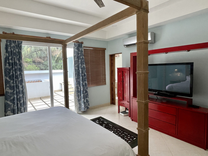 Bedroom 2, Luxury Beachfront Oasis - Hermosa Palms 50 by RedAwning, Garabito