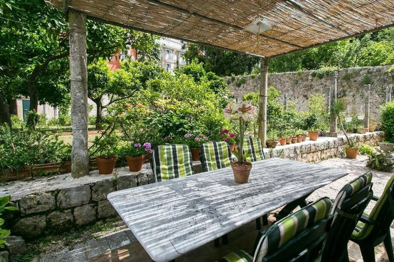 Others 5, Dvori With Garden, Free Parking Next To Sea, Dubrovnik