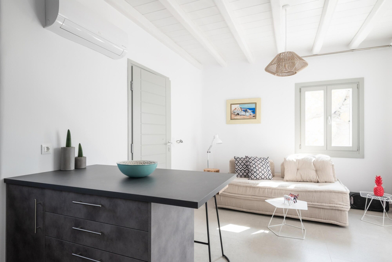 Room 4, Petra Mare in Mykonos, South Aegean