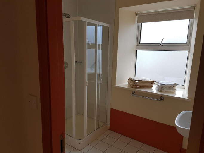 Bathroom, Myles Creek Guesthouse