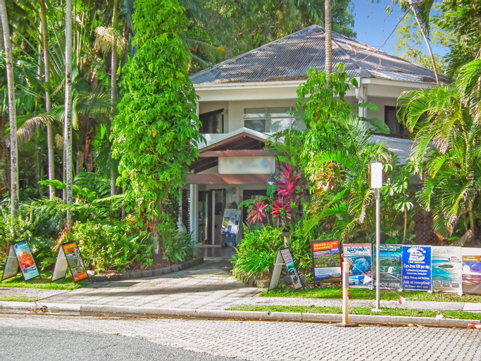 Palm Cove Beach Retreat - 1st Floor, Cairns