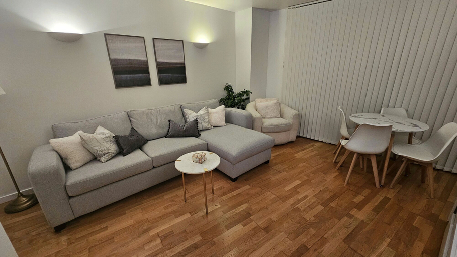 Others 4, Luxury Apartment in Canary Wharf, London