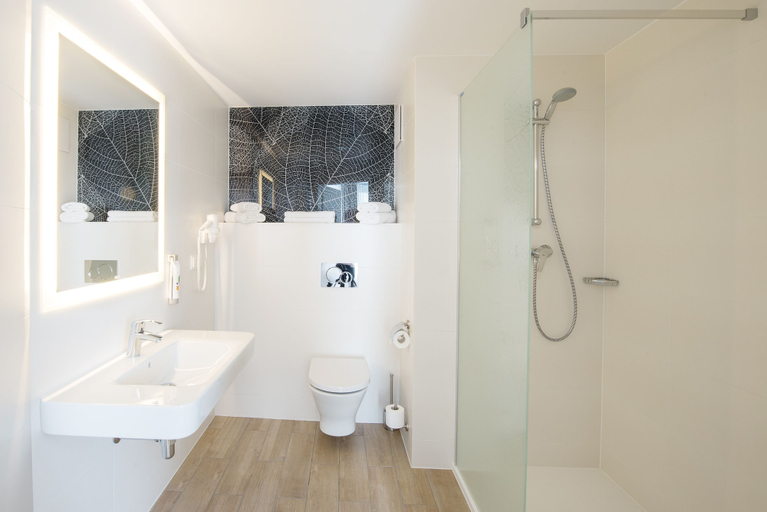 Bathroom 5, ibis Styles Bialystok, Białystok City