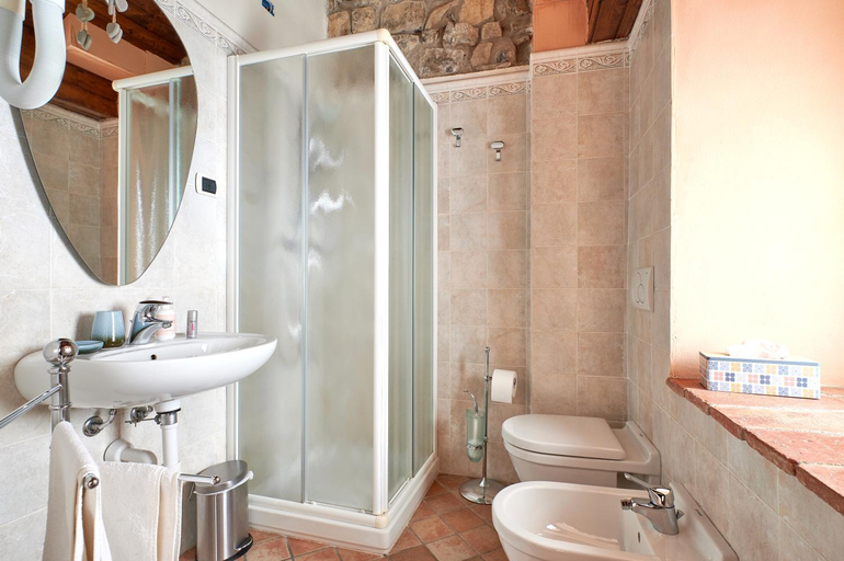 Others 5, B&B Adelche, Bergamo