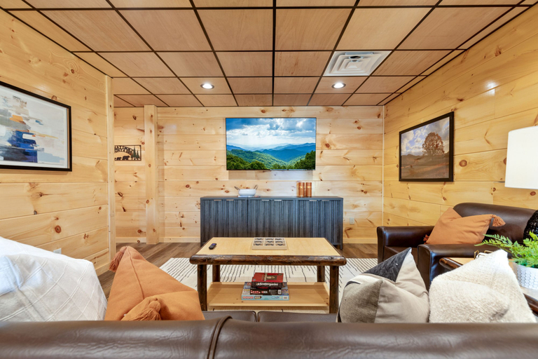 Others 4, Parkway Paradise w Private Hot Tub, Sevier