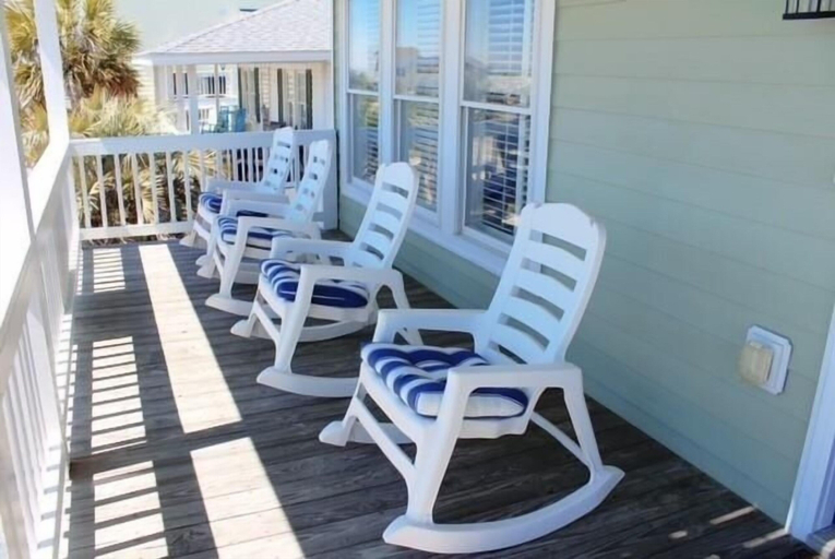 Property grounds 4, Reel Blessed 4 Bedroom Home by RedAwning, Brunswick