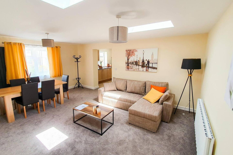 Others 1, Charming 2-bed Apartment in Stroud, Gloucestershire