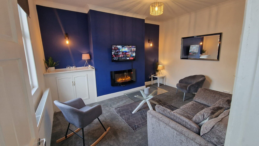 Living area 4, 2-bed Home - Sleeps 4, Parking & Garden, Darlington