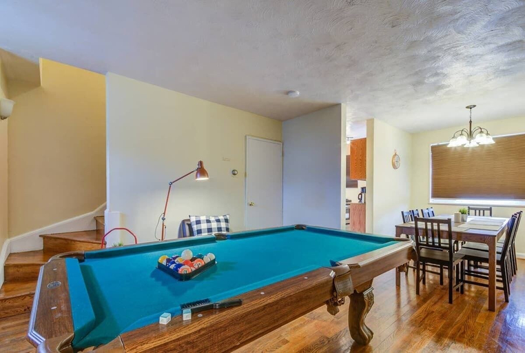 Others 1, Modern Townhouse w/ Pool Table by Cozysuites, Alexandria