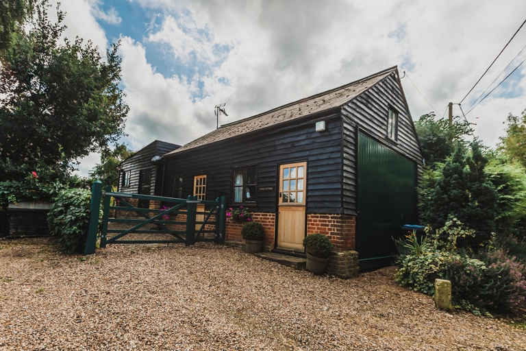 Exterior & Views, The Carriage House a Relaxing 1-bed Cottage in Ash, Kent