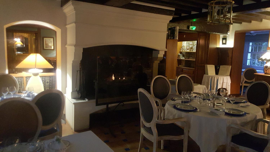 Food & Drinks 5, LOGIS - Hotel & Restaurant Le Gonfalon, Seine-et-Marne