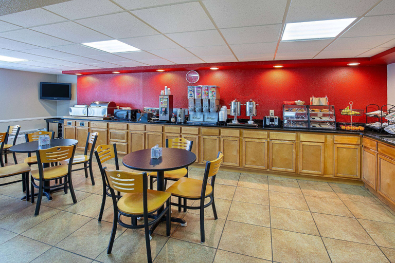 Food & Drinks 5, Ramada by Wyndham Bowling Green, Warren