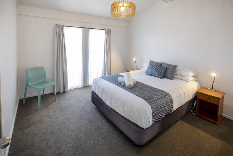 Bedroom 4, Tahuna Beach Holiday Park, Nelson