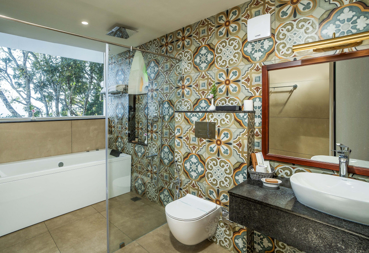 Bathroom 4, Fort Munnar, Idukki