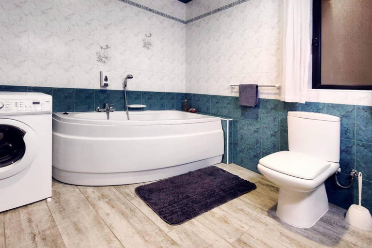 Bathroom 4, Peaceful Haven With Stunning Views Close to sea