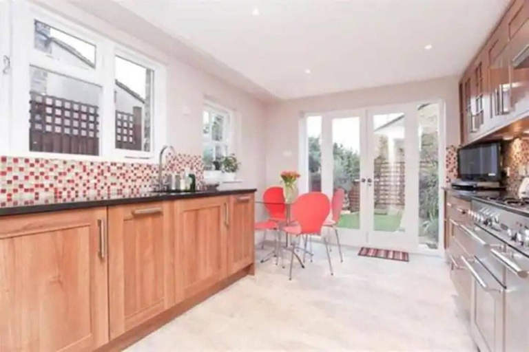 Others 5, Luxurious Double Studio in London, London