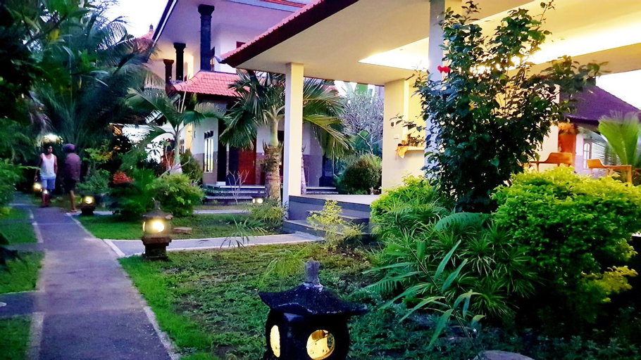 Exterior 26