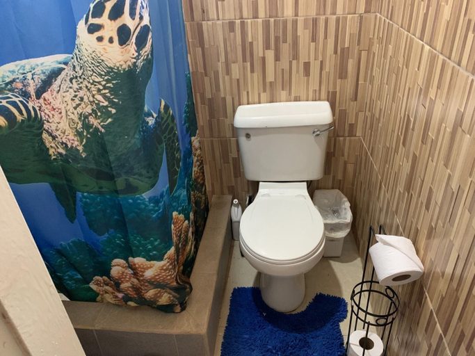 Bathroom 3, Quiet 2-bed Property Within the Centre of City