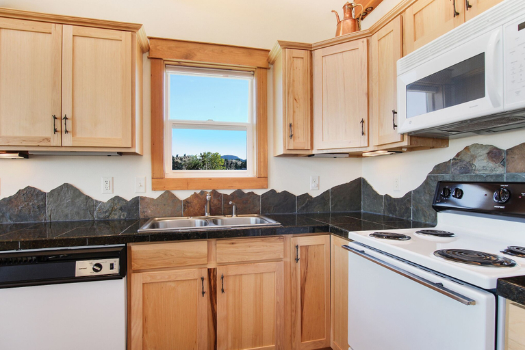 Private kitchen 5, Comanche Peak 39 2 Bedroom Condo by RedAwning, Larimer