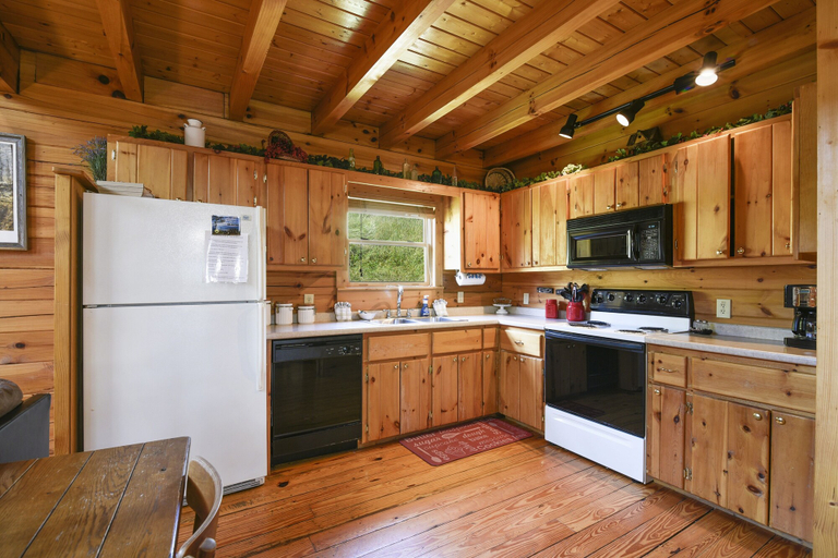 Others 4, Mountain Serenity 2 Bedroom Cabin by RedAwning, Sevier