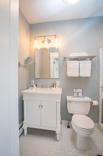 Bathroom, 2W Lake, Onondaga