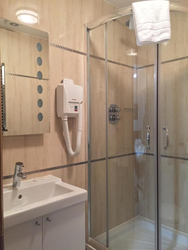 Bathroom 3, The Paddington Apartments, London
