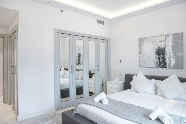 Bedroom 4, Luxurious Apartment With Iconic Burj View, Dubai