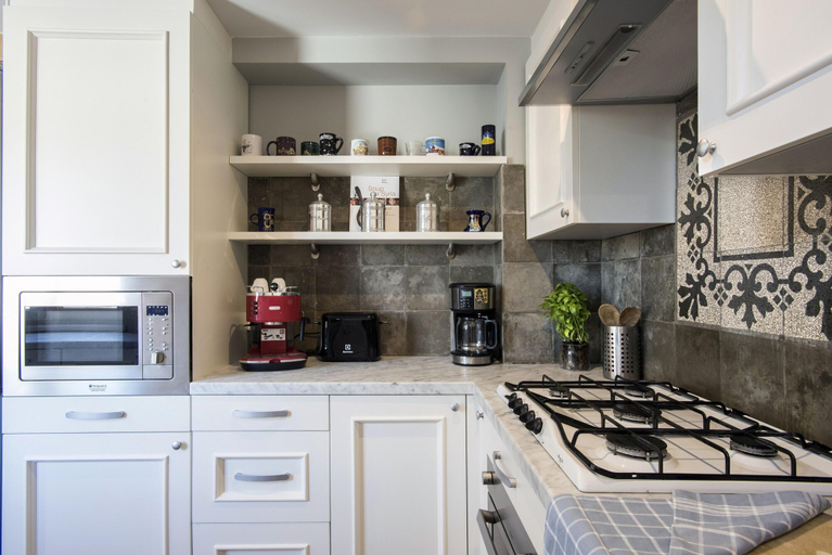 Private kitchen, Treasurerome Spanish Steps Terrace 3BR, Rome