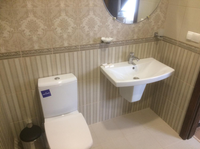 Bathroom 4, Hotel Grant, Kharkivs'kyi